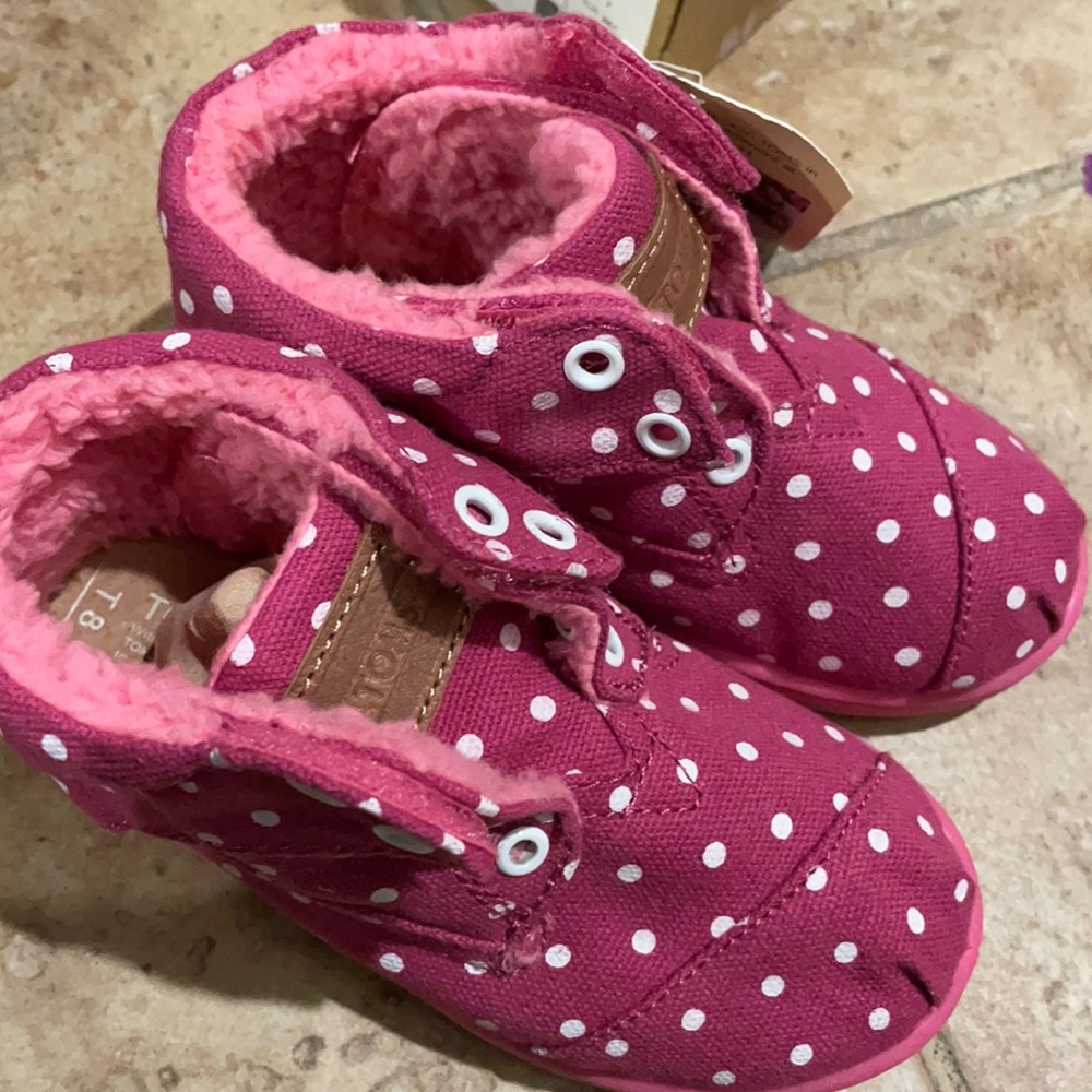 Toms Tiny size 8 Toddler Boots